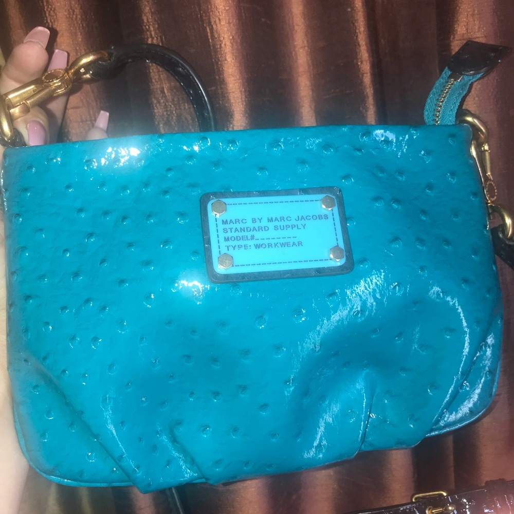 MARC JACOBS crossbody purse, turquoise blue. LIKE NEW CONDITION. - Picture 4 of 6